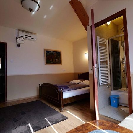 Nyilas Fogado Hotel Nyiregyhaza Ngoại thất bức ảnh