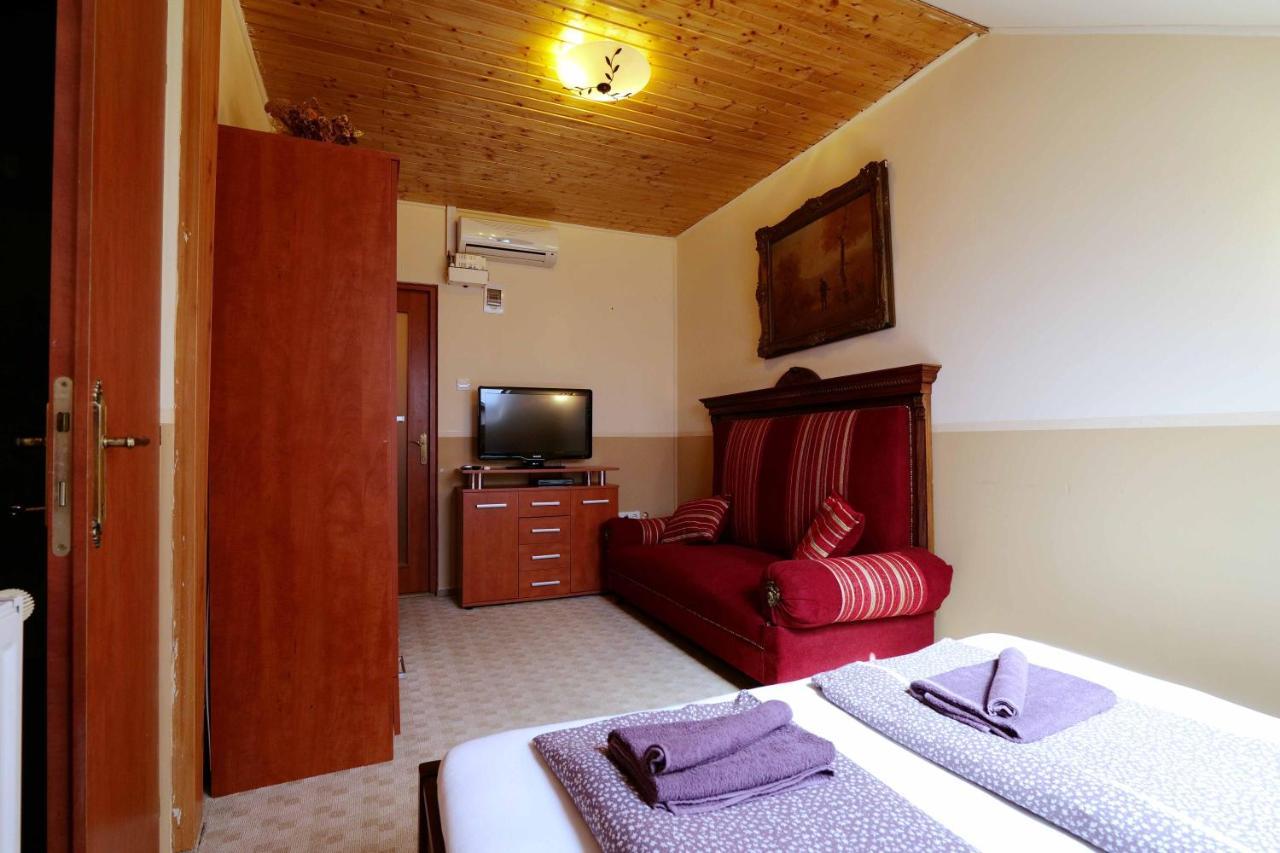 Nyilas Fogado Hotel Nyiregyhaza Ngoại thất bức ảnh