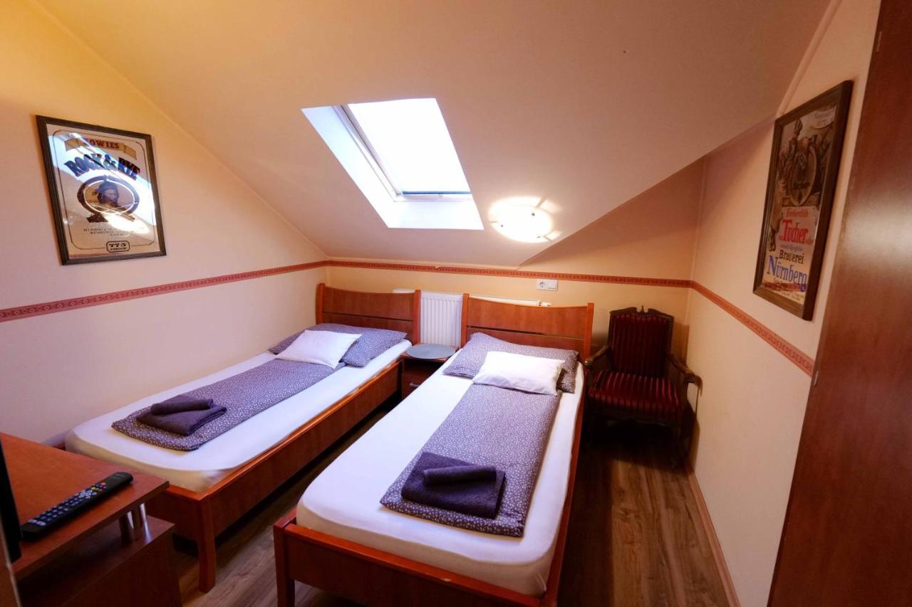 Nyilas Fogado Hotel Nyiregyhaza Ngoại thất bức ảnh