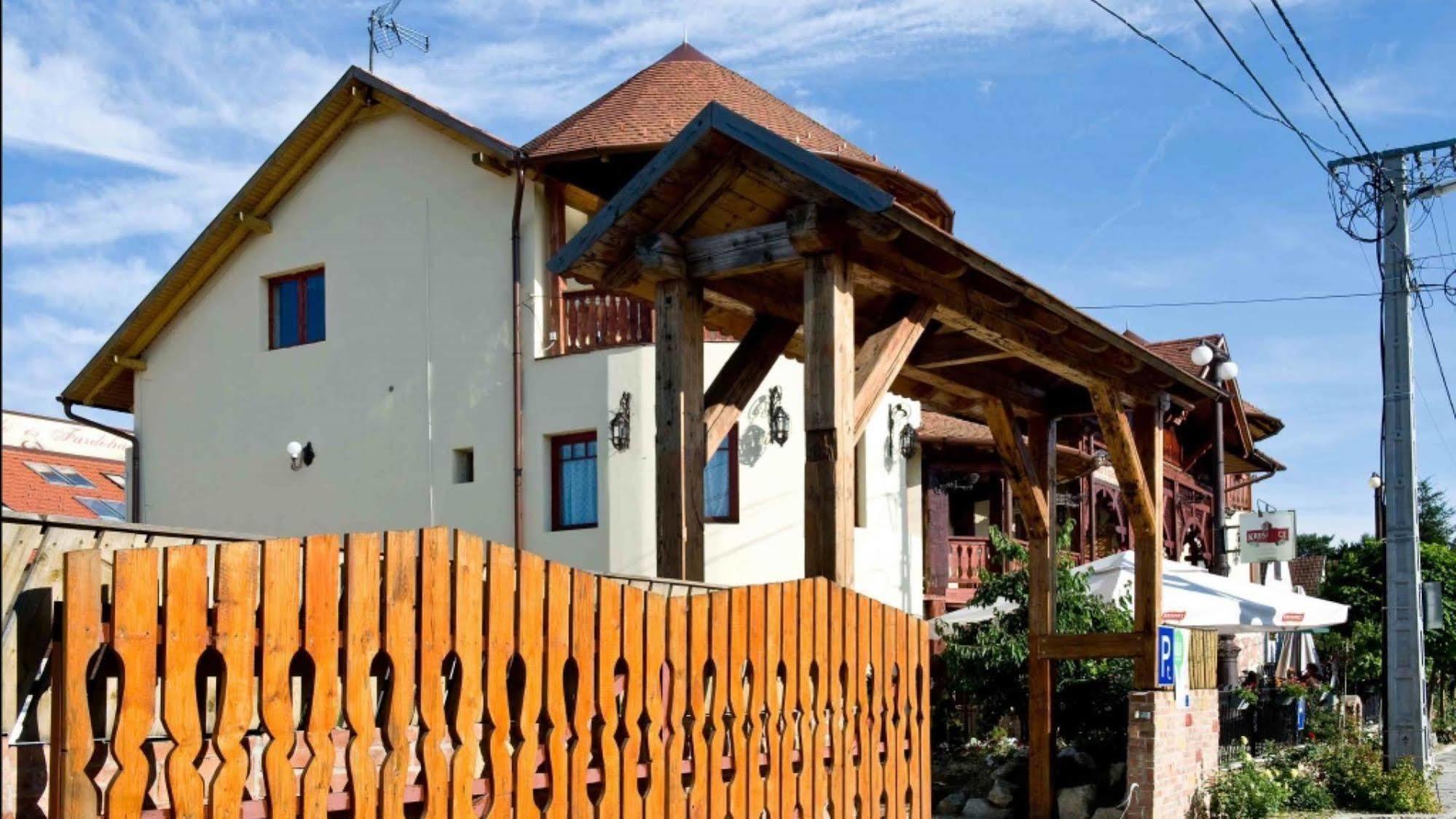 Nyilas Fogado Hotel Nyiregyhaza Ngoại thất bức ảnh