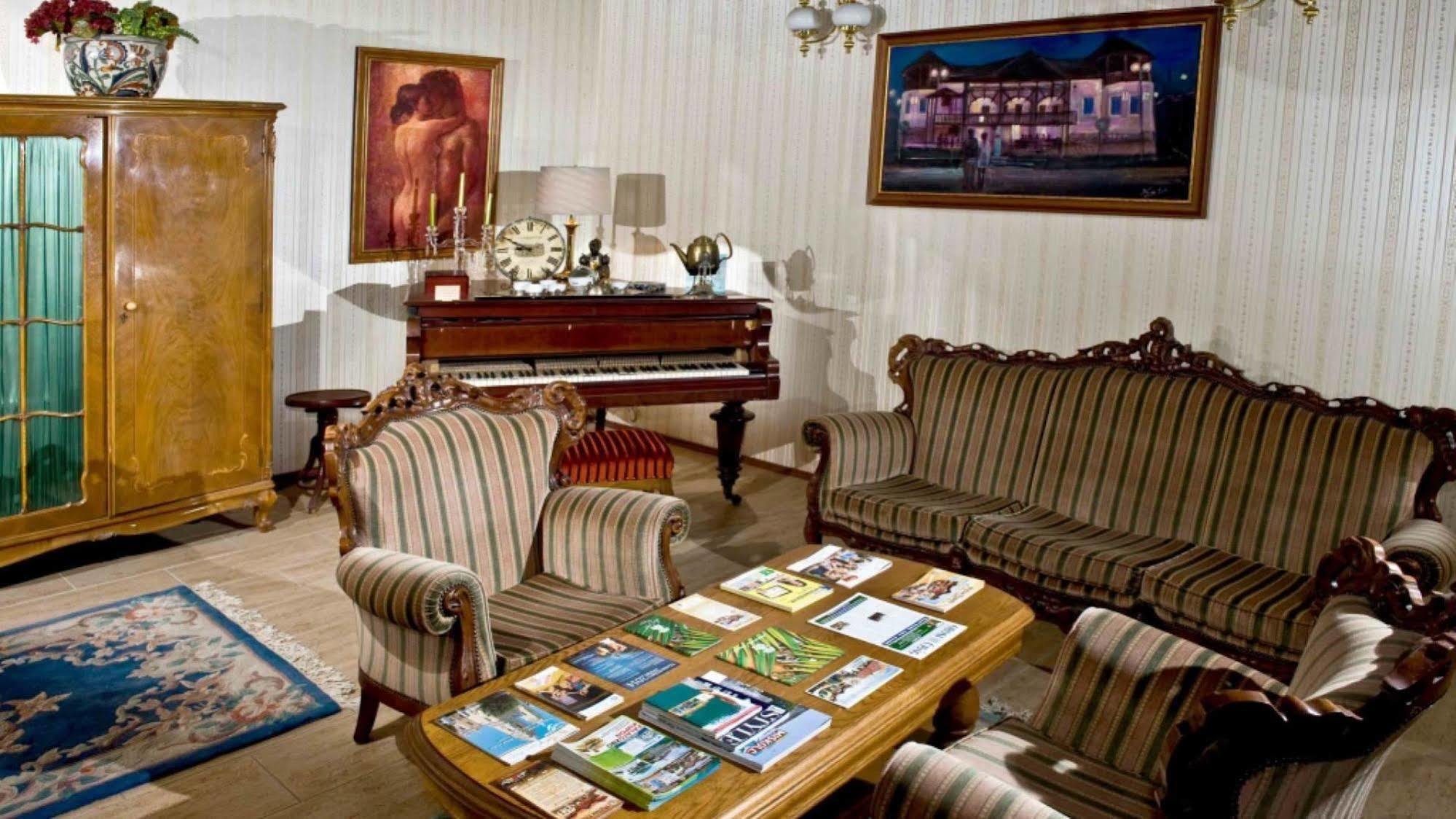 Nyilas Fogado Hotel Nyiregyhaza Ngoại thất bức ảnh